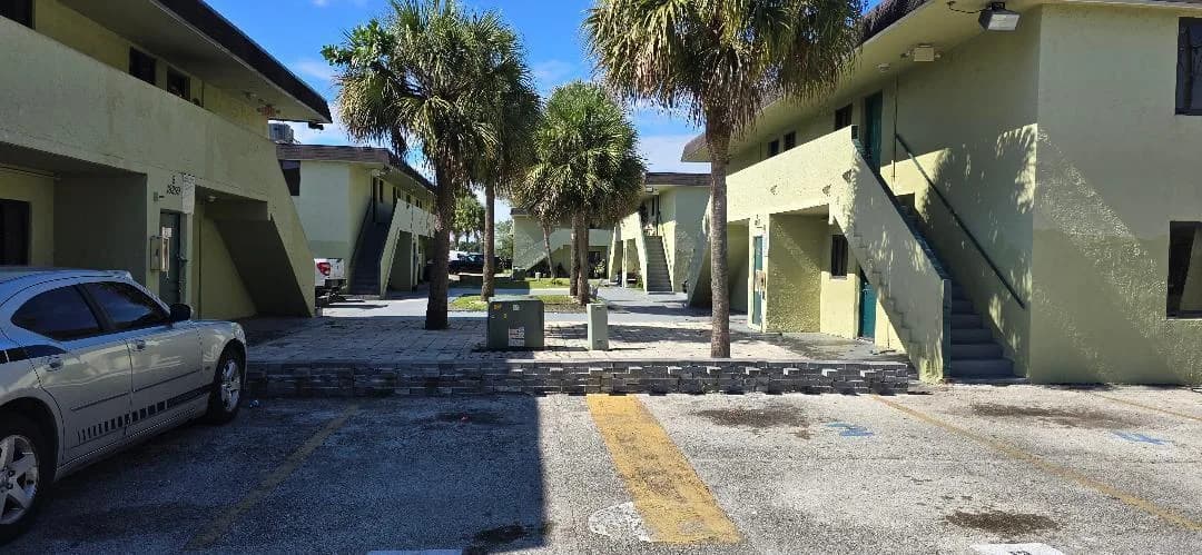 2250 NW 183rd Street # 1, Miami Gardens FL 33056