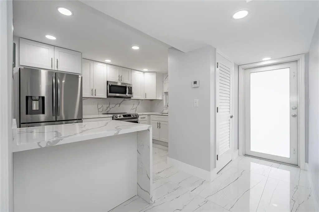 361 S Hollybrook Drive # 105, Pembroke Pines FL 33025