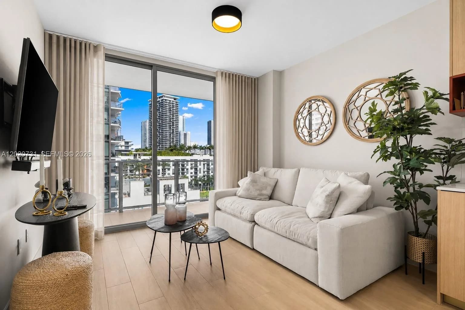 90 NE 32 # 905, Miami, FL 33137