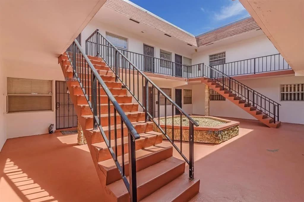 230 SW 1st Street # G-8, Pompano Beach, FL 33060