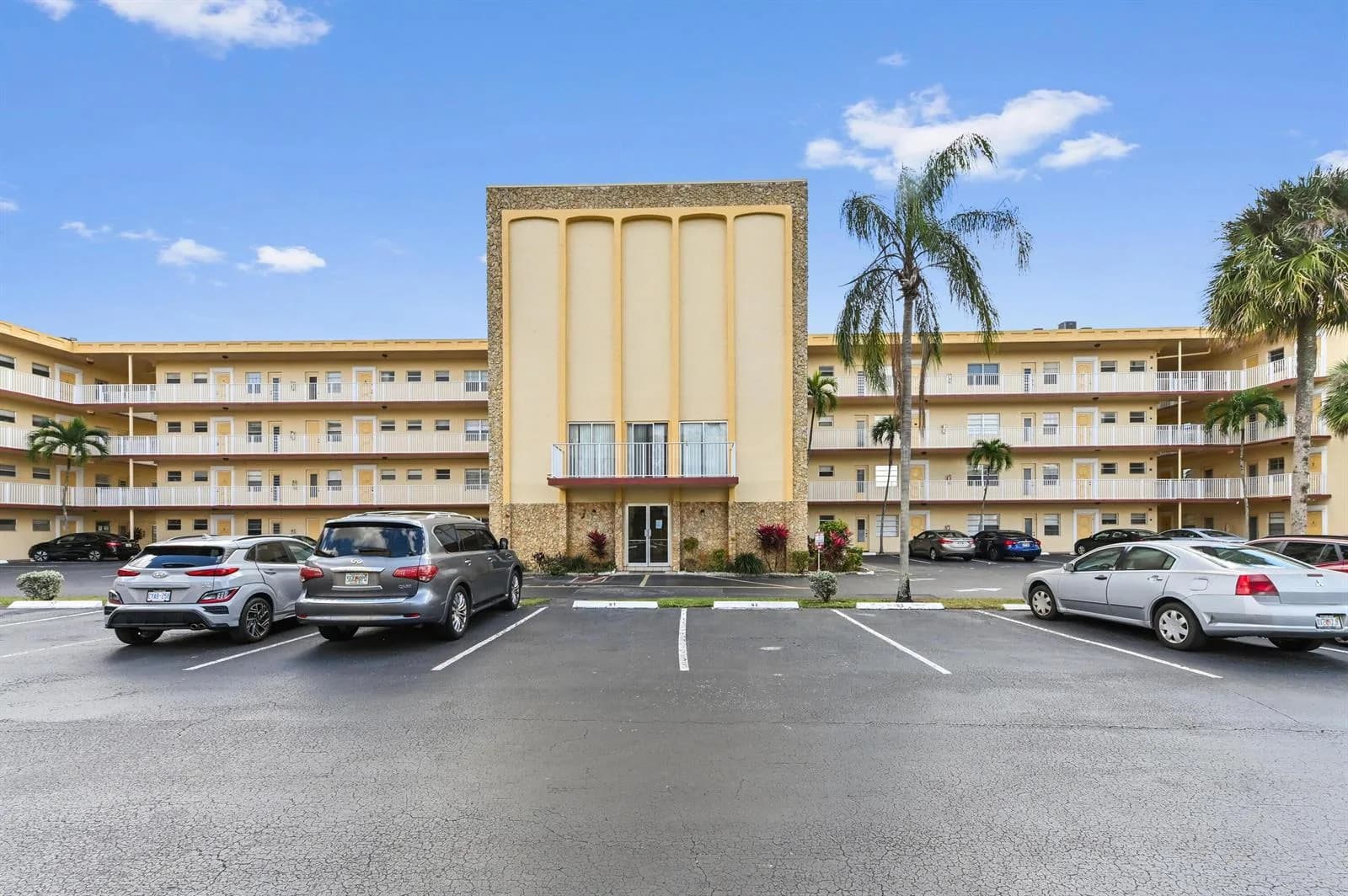 3940 NW 42nd Avenue # 116, Lauderdale Lakes FL 33319