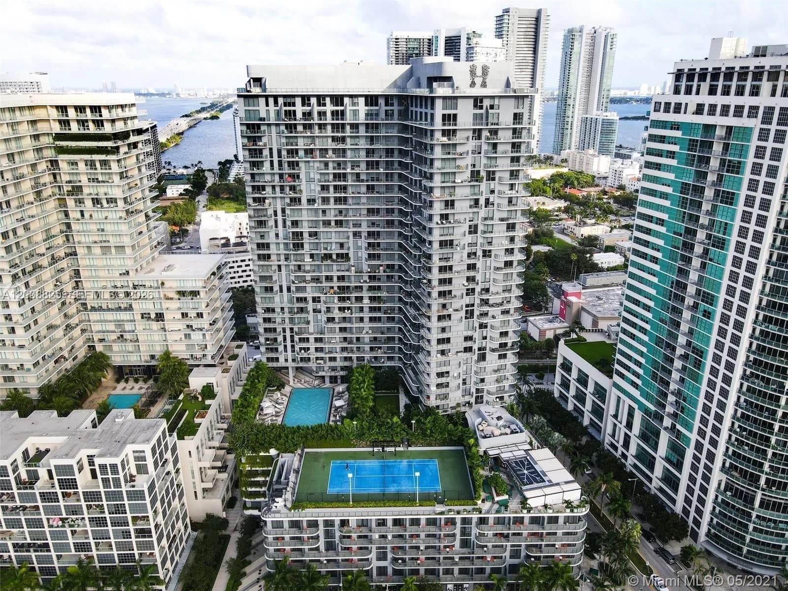 121 NE 34th St # 1111, Miami, FL 33137