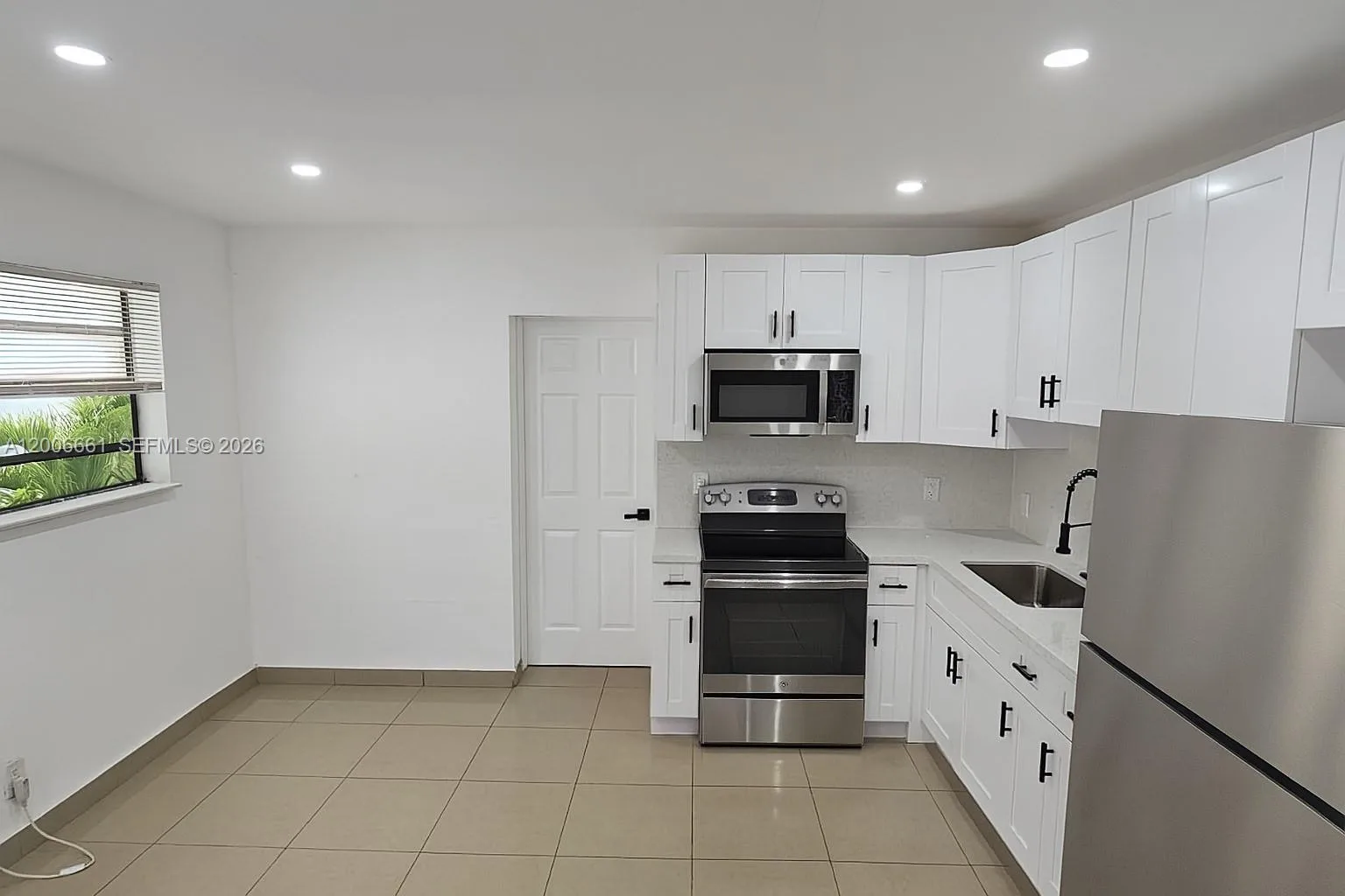 1046 Foster Rd # 0, Hallandale Beach, FL 33009