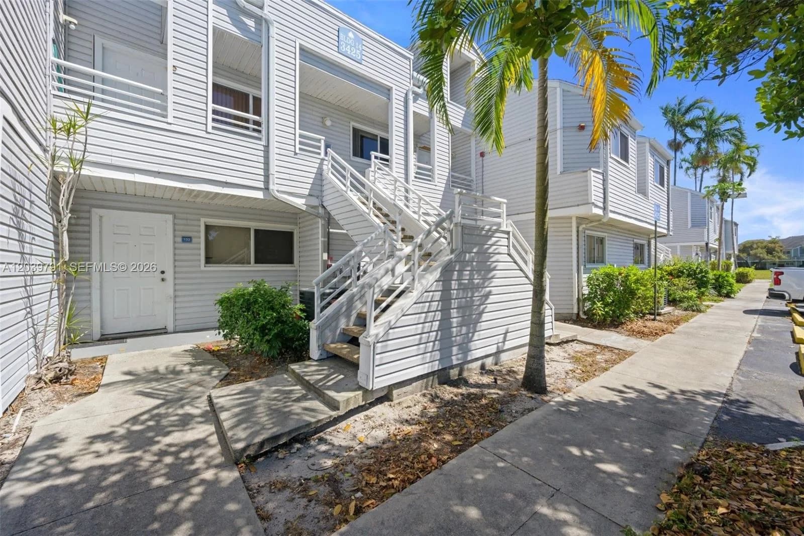 3449 NW 44th St # 108, Oakland Park, FL 33309