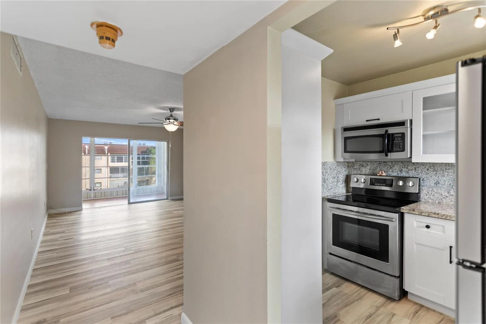 2720 N Pine Island Road # 307, Sunrise FL 33322