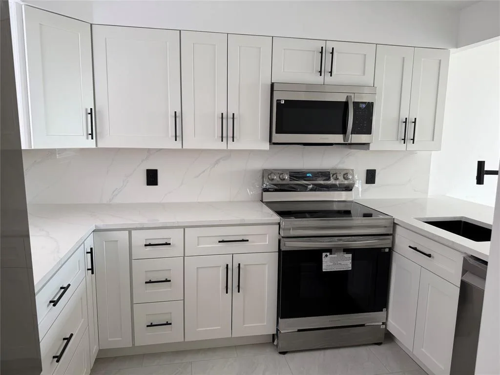 112 Royal Park Drive # 4b, Oakland Park FL 33309
