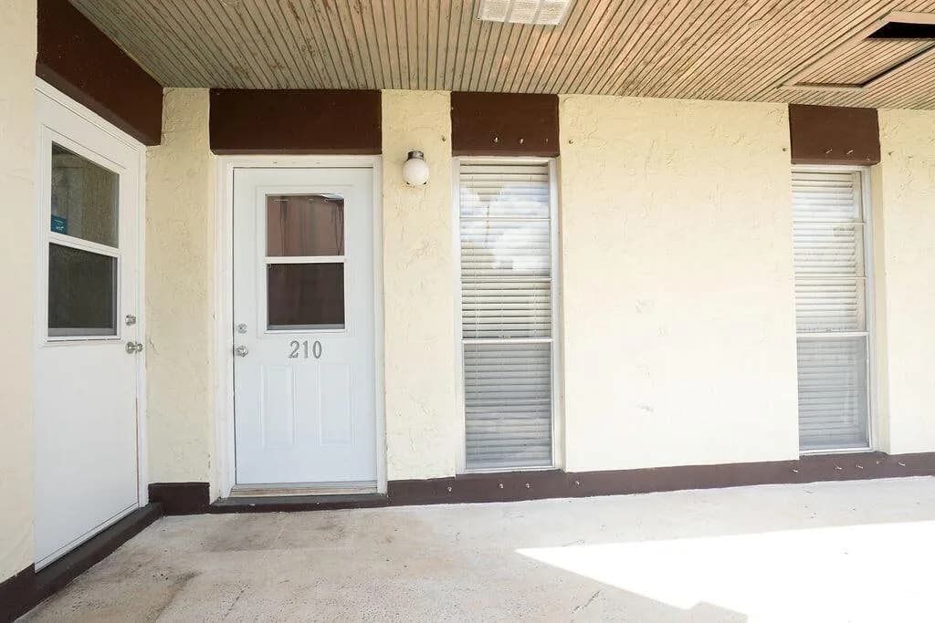2 Greenway Village N # 210, Royal Palm Beach FL 33411