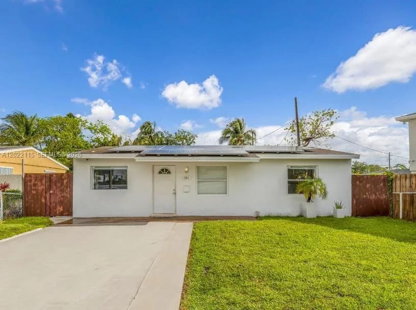 2411 Fletcher St, Hollywood FL 33020