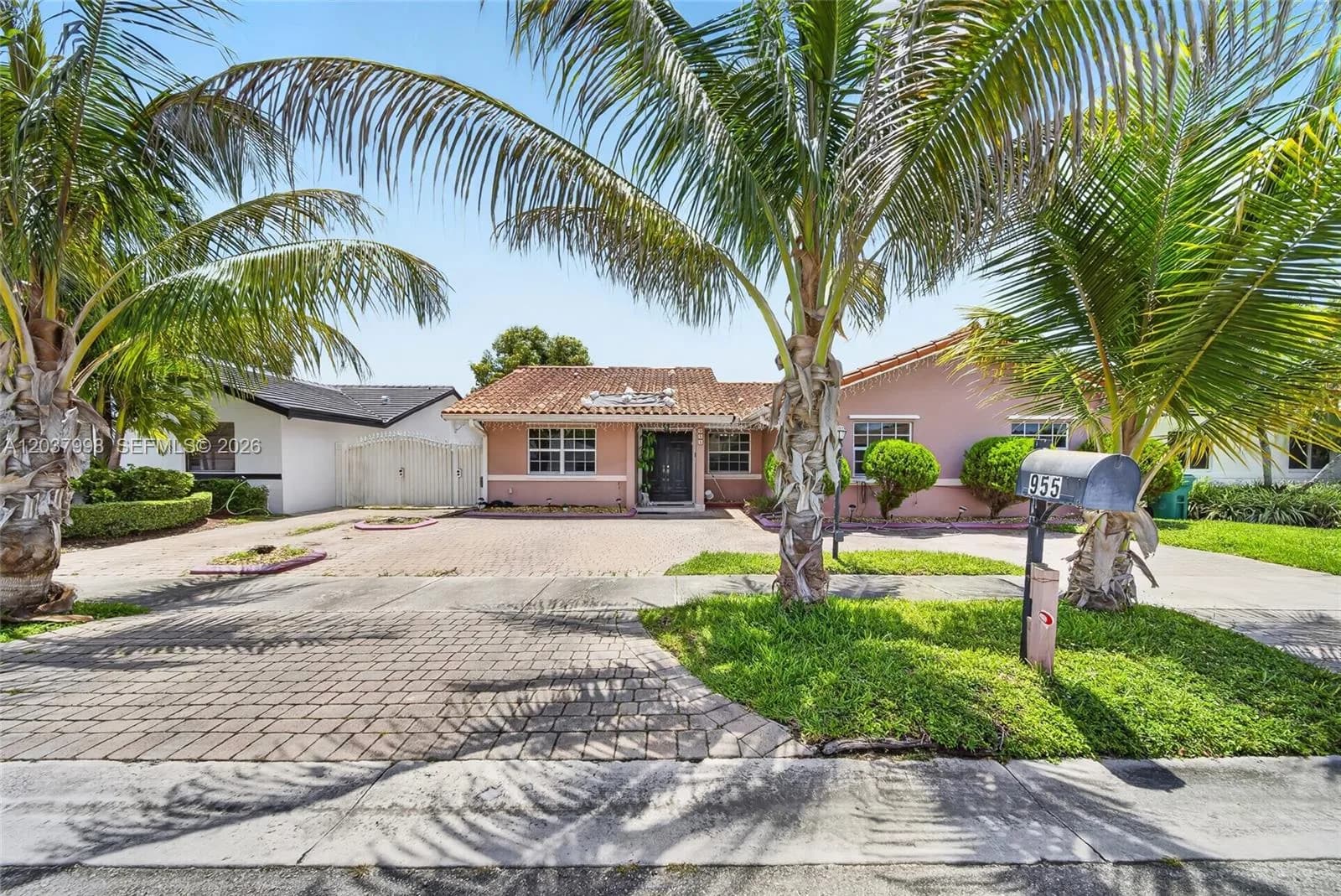 955 NW 128th Ct, Miami, FL 33182