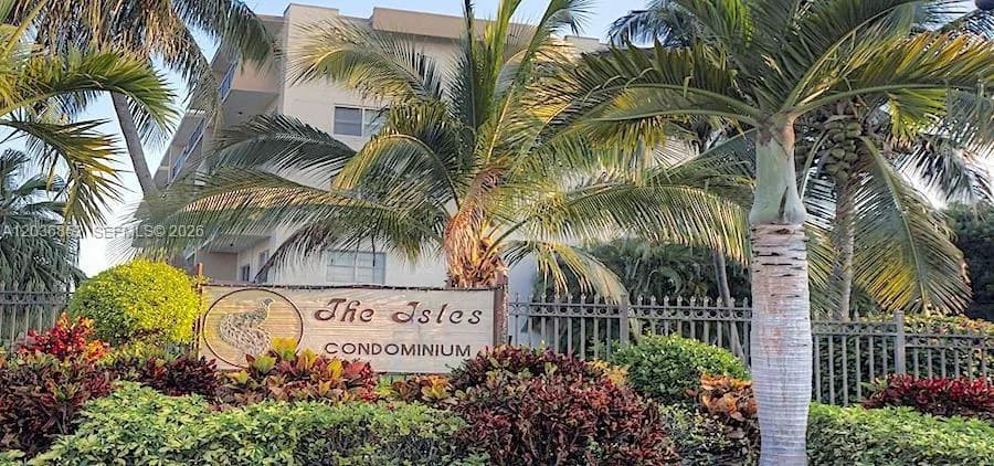 250 181st Dr # 108, Sunny Isles Beach FL 33160