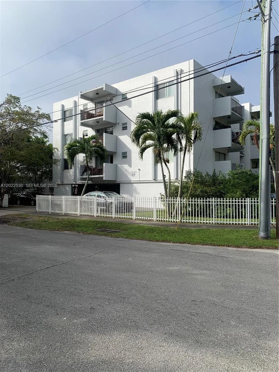 1090 NE 129th St # 202, North Miami FL 33161