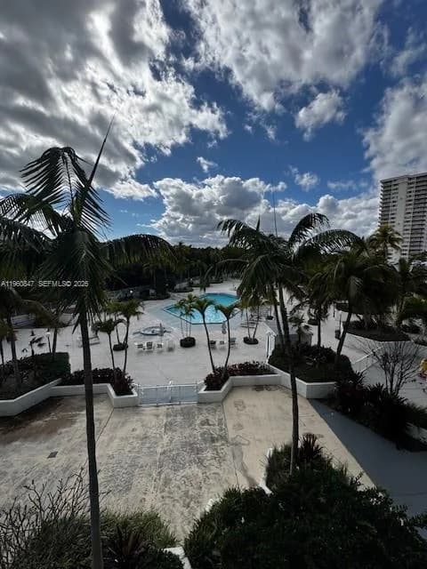 100 Bayview Dr # 319, Sunny Isles Beach, FL 33160