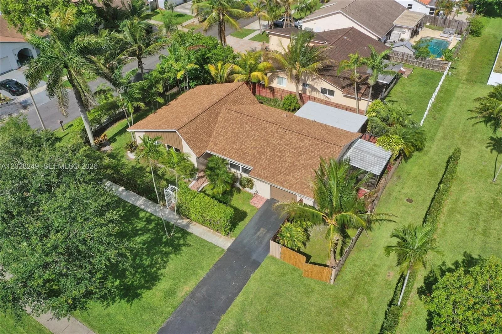 417 SE 4th St, Dania Beach FL 33004