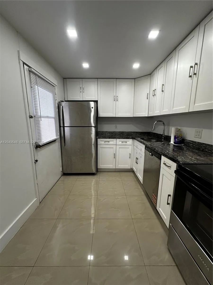 3475 N Country Club Dr # 315, Aventura, FL 33180