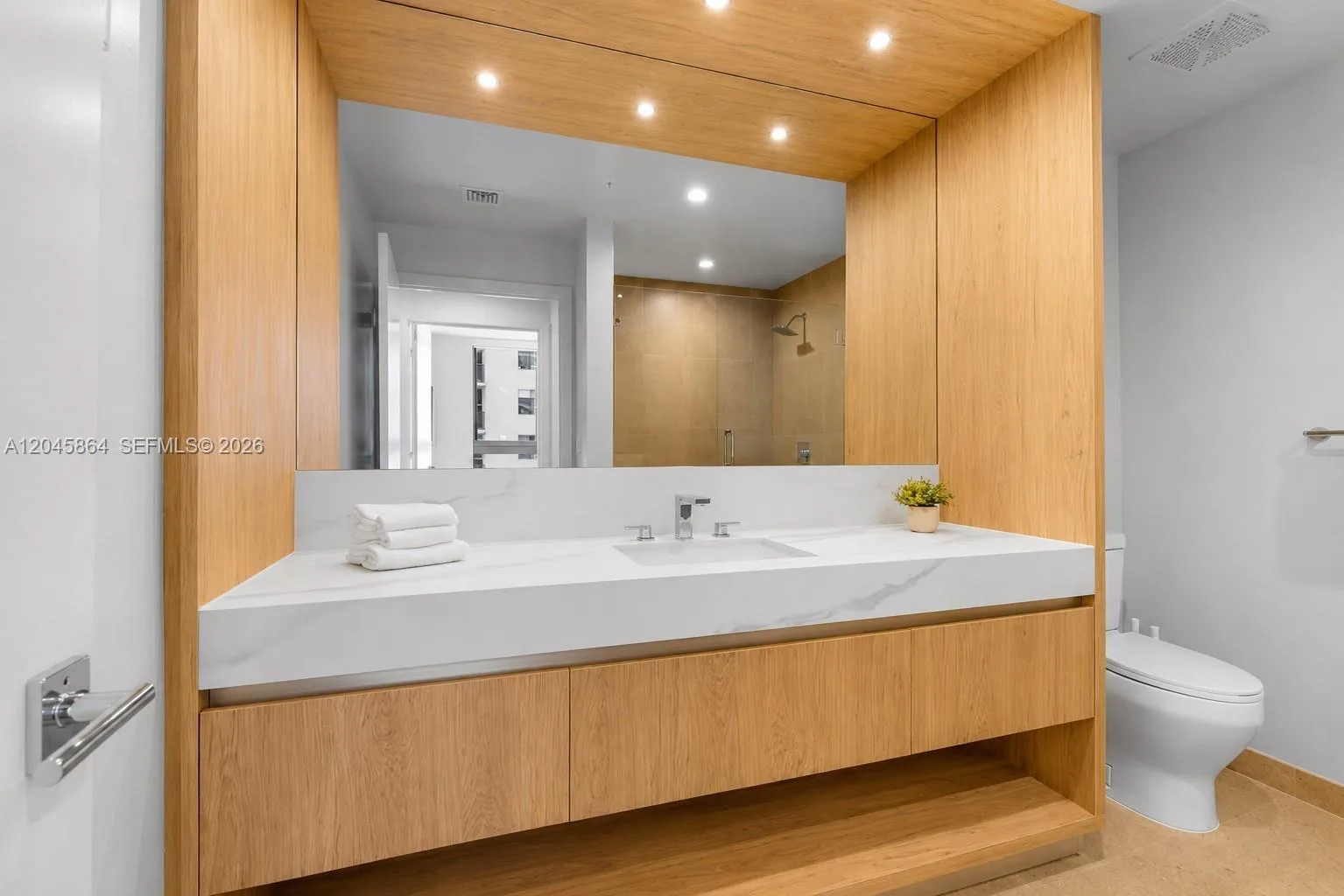 11 NE 6th St # 1712, Miami FL 33132