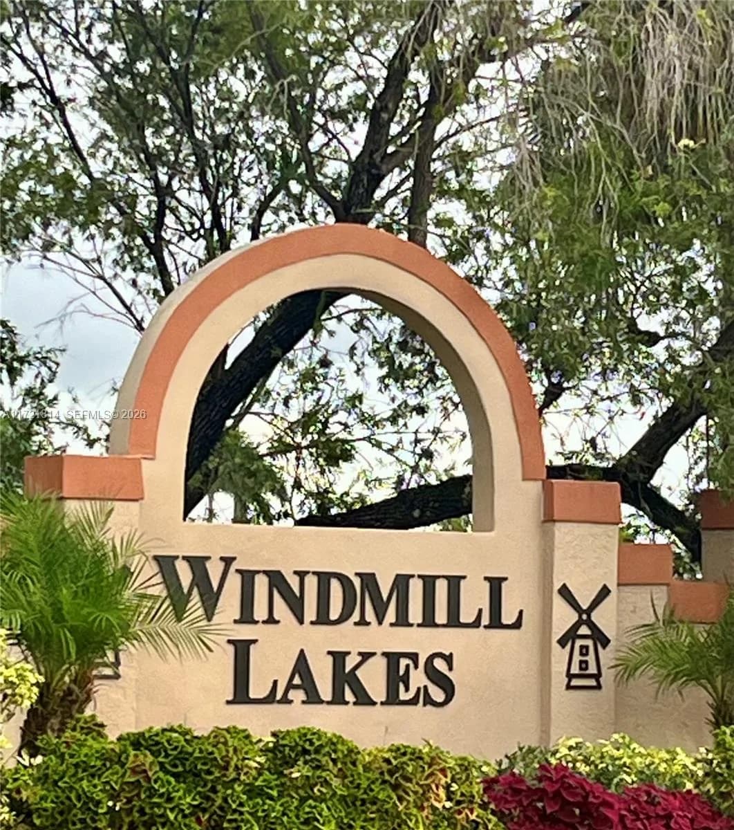 8710 SW 3rd St # 104, Pembroke Pines FL 33025