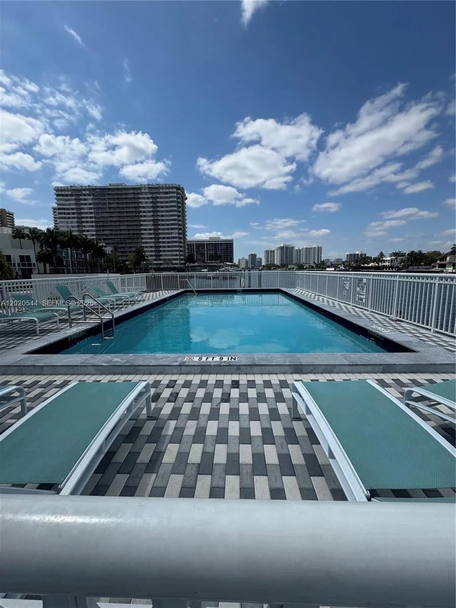 1913 S Ocean Dr # 427, Hallandale Beach FL 33009