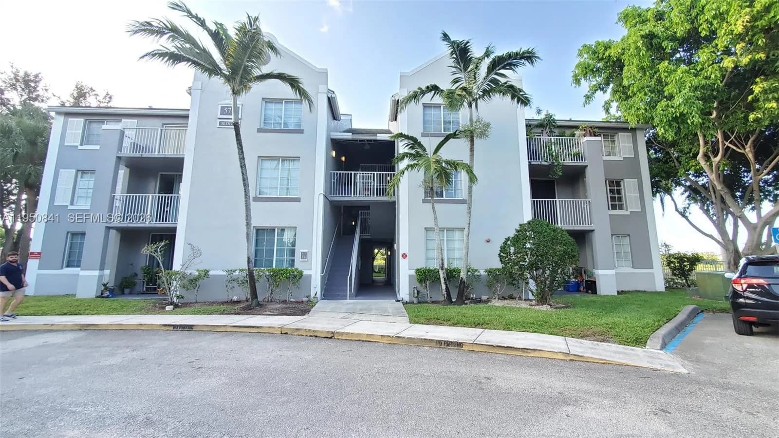 577 SW 111th Ln # 203, Pembroke Pines, FL 33025