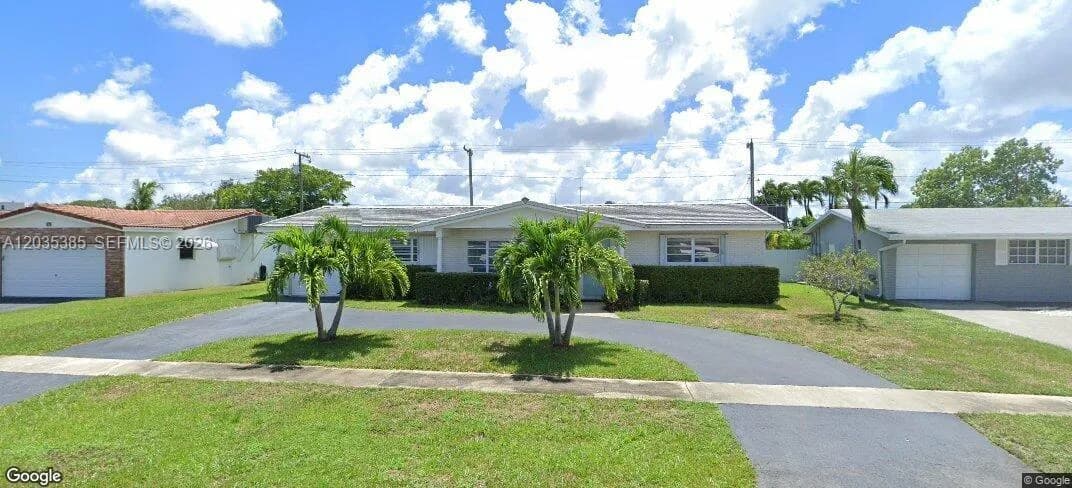 614 S Crescent Dr, Hollywood FL 33021