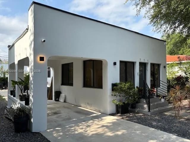 111 NW 46th St, Miami FL 33127