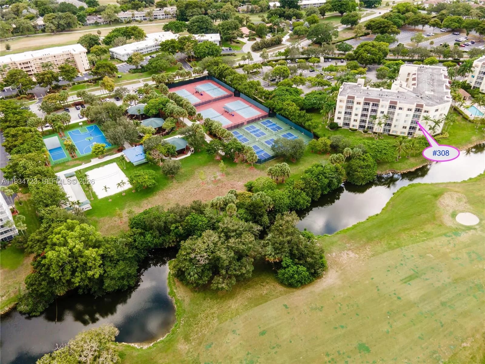 3500 Oaks Clubhouse Dr # 308, Pompano Beach, FL 33069
