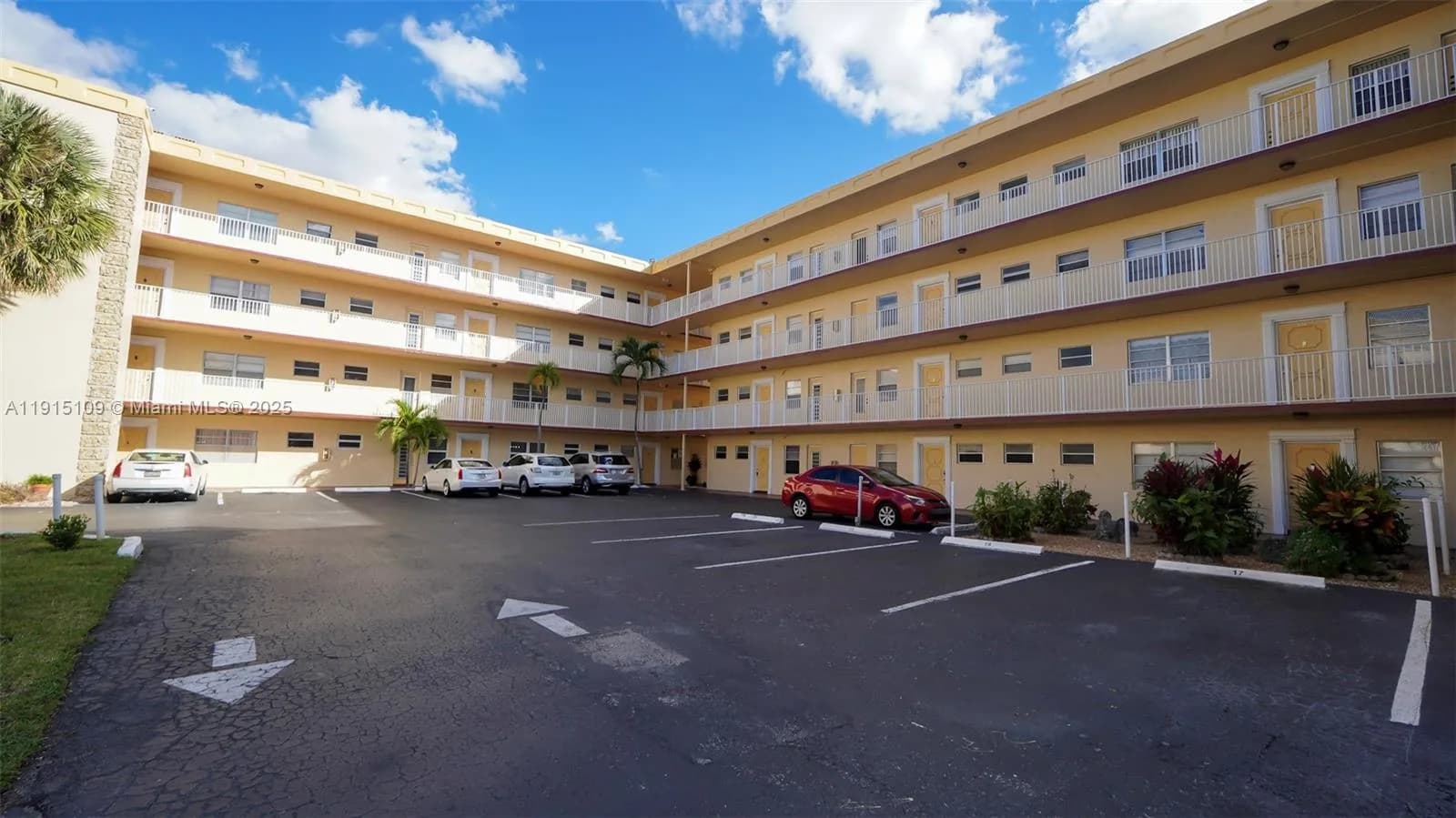 3940 NW 42nd Ave # 215, Lauderdale Lakes FL 33319