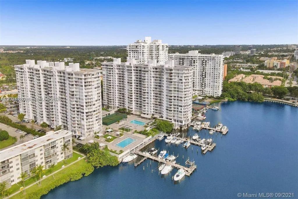 18081 Biscayne Blvd # 1904, Aventura FL 33160