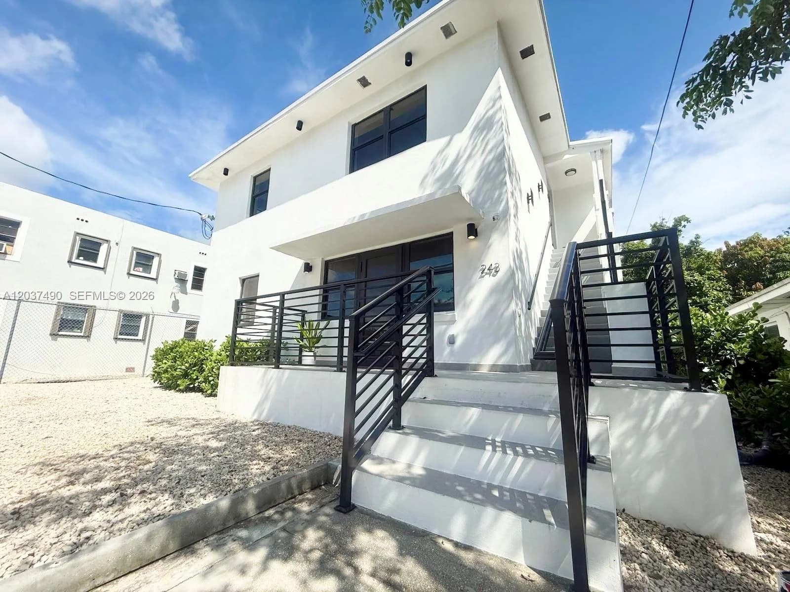 243 NW 32nd St, Miami, FL 33127