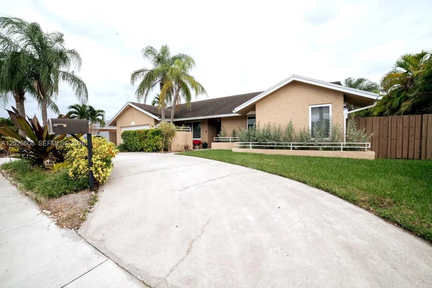 11931 SW 132nd Ave, Miami, FL 33186