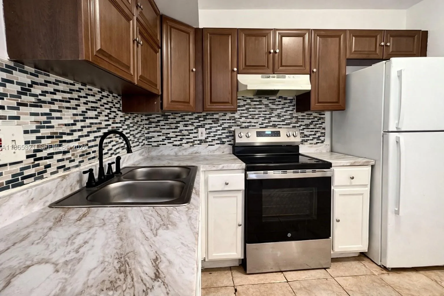 3700 NW 21st St # 109, Lauderdale Lakes FL 33311
