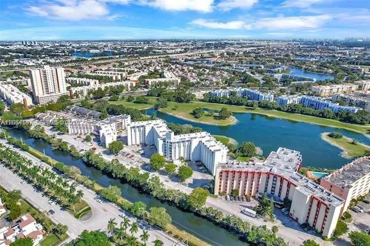9682 Fontainebleau Blvd # 608, Miami, FL 33172
