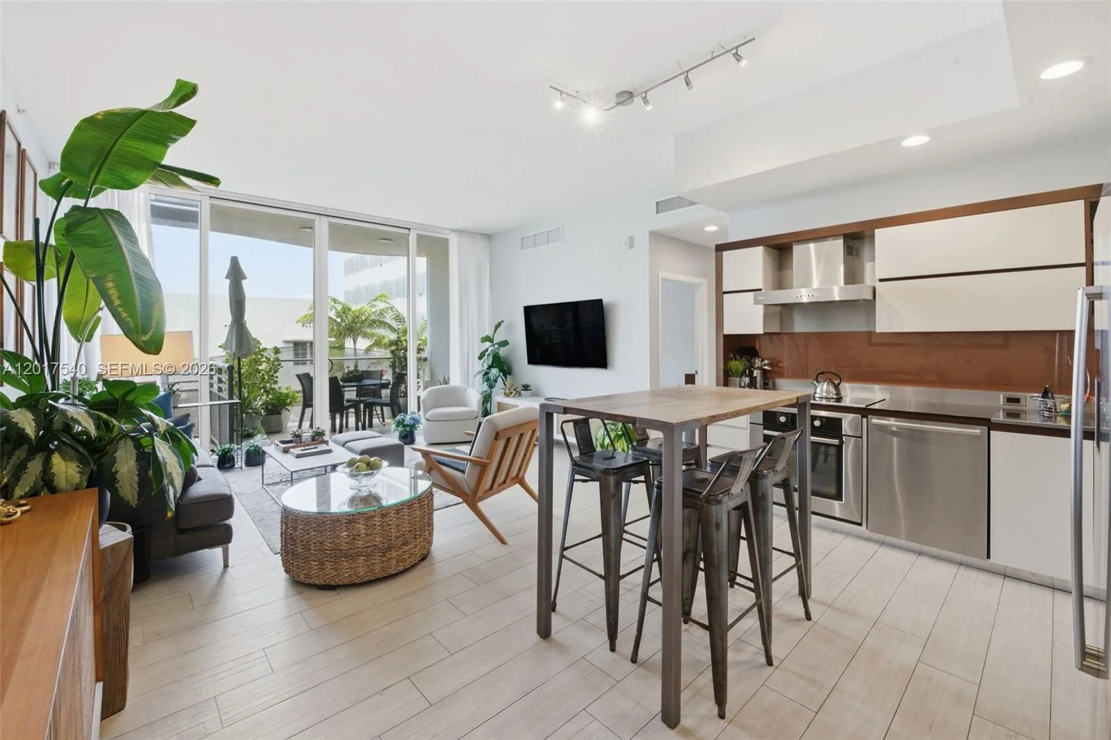 2100 Park Ave # 302, Miami Beach FL 33139