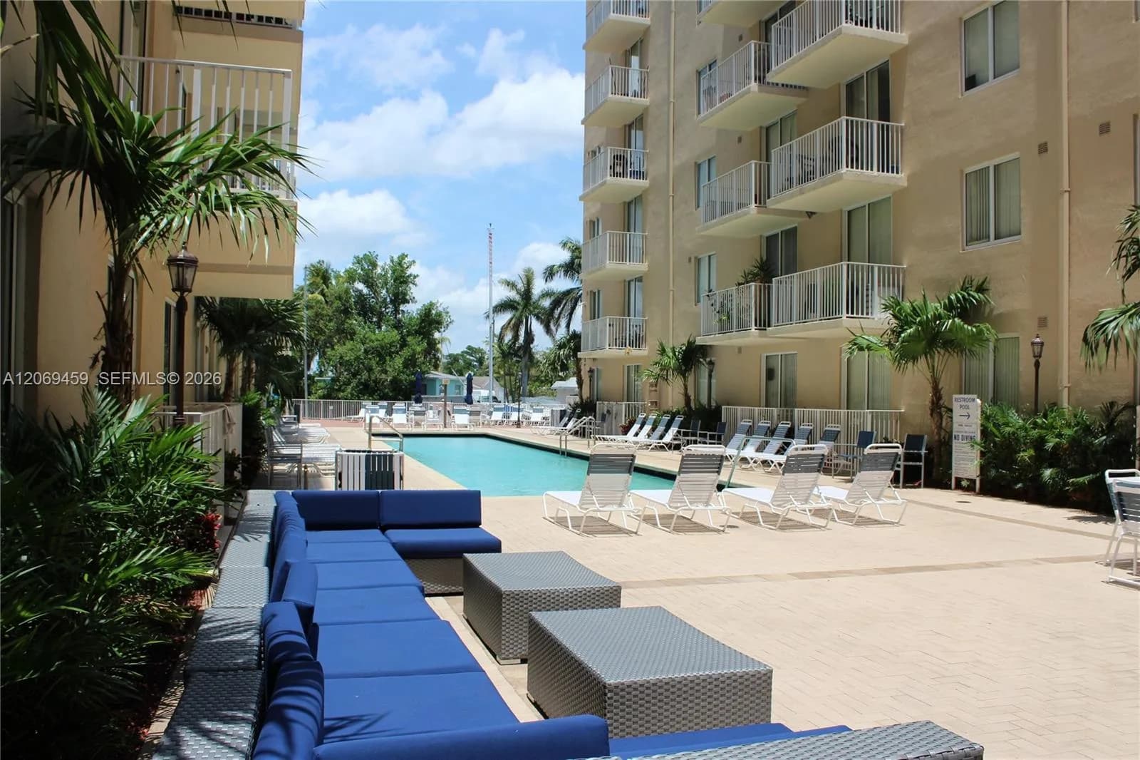 2601 NW 16th St Rd # 439, Miami, FL 33125