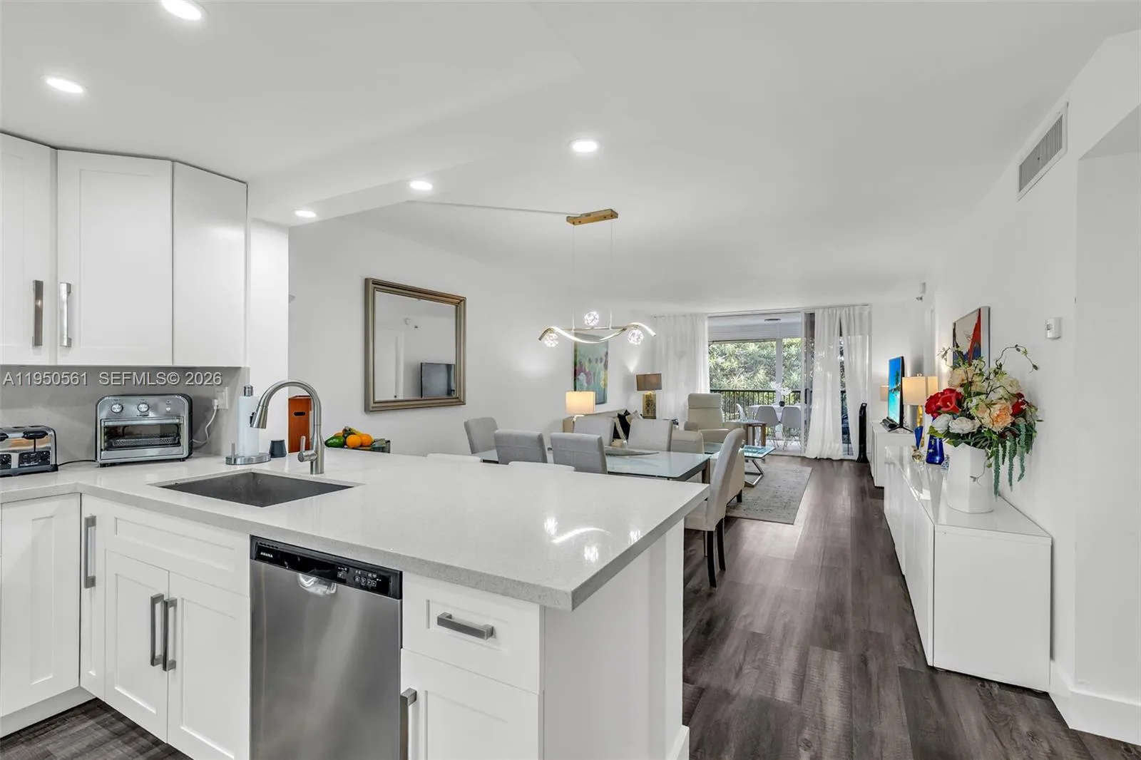 3910 Inverrary Blvd # 503-B, Lauderhill, FL 33319