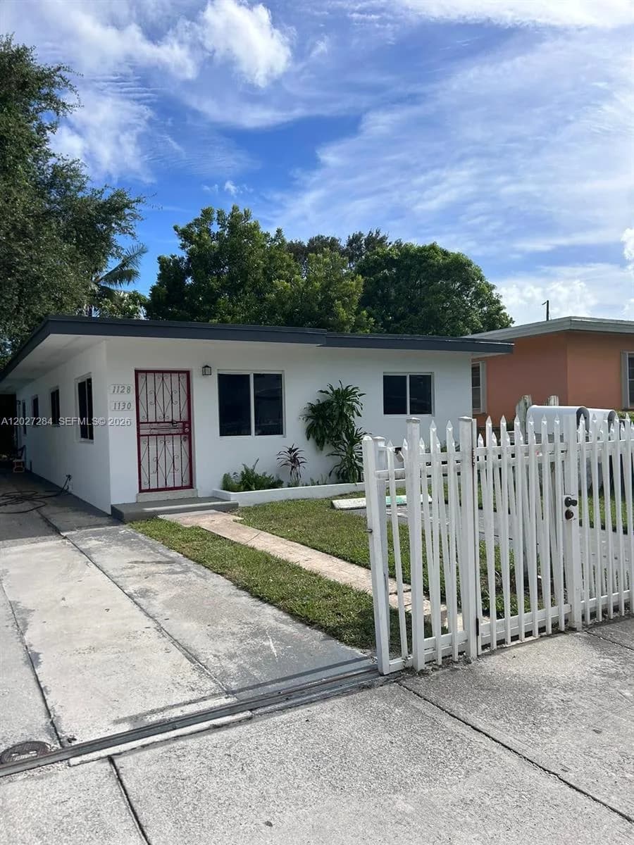 1130 NW 76th St # 1130, Miami, FL 33150