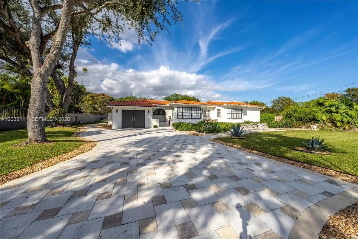 7705 SW 66th St # 0, Miami, FL 33143