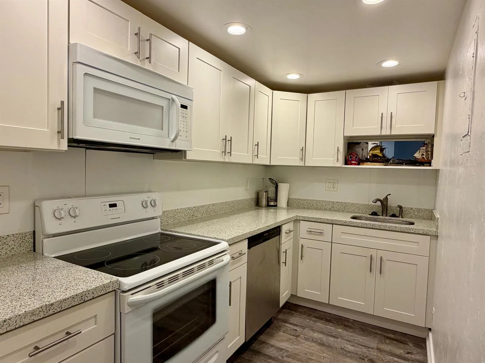 3000 Riomar Street # 410, Fort Lauderdale, FL 33304