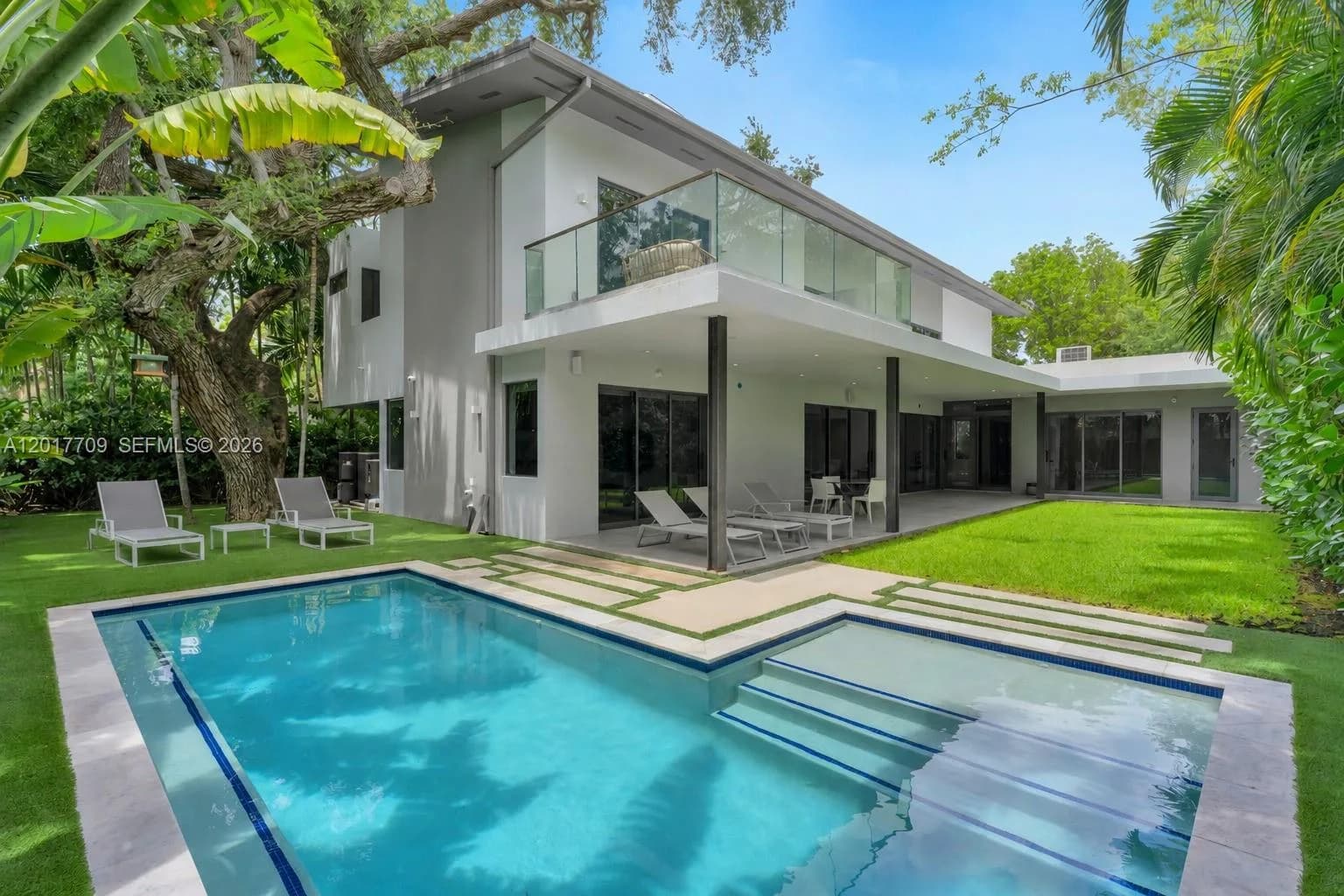 10 Samana Dr, Miami, FL 33133