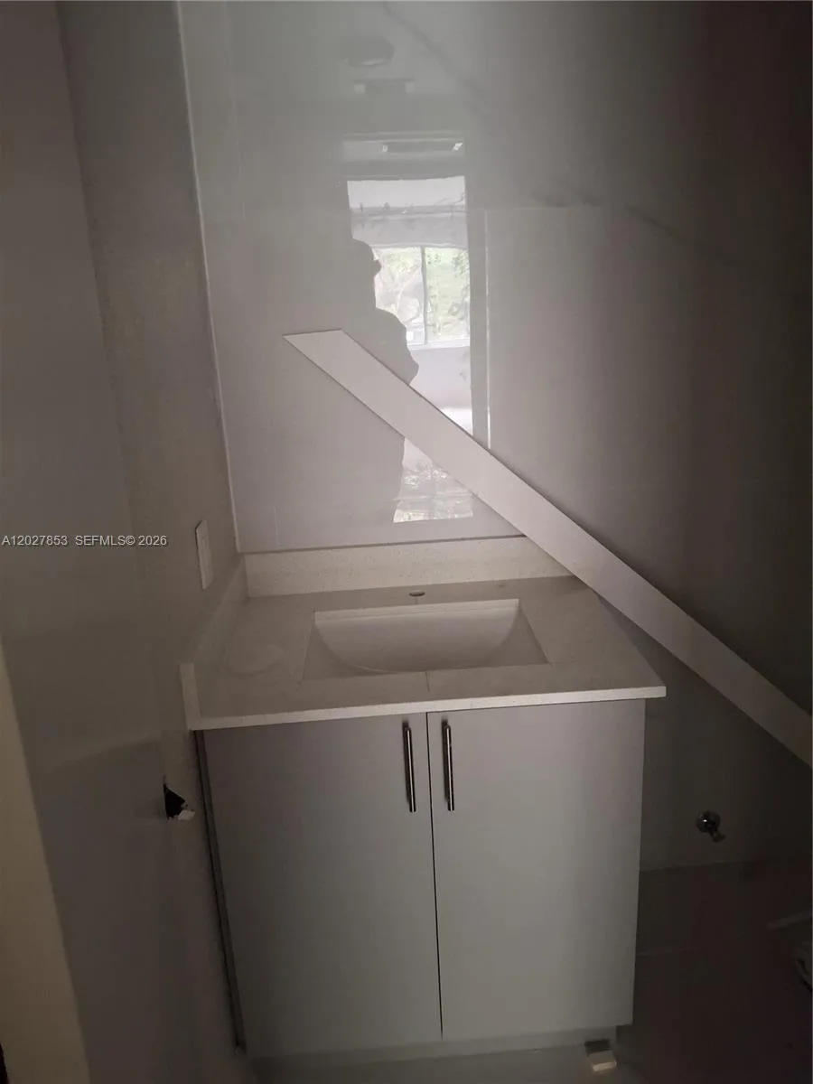 13480 NE 6th Ave # 207, North Miami FL 33161