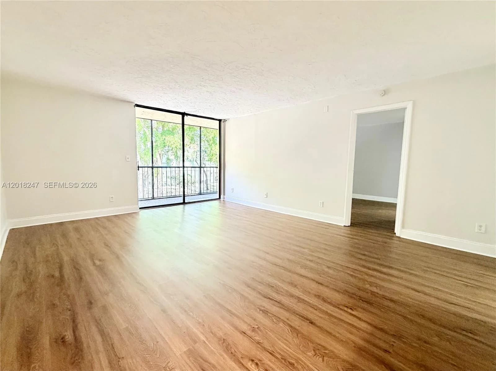 450 Commodore Dr # 214, Plantation FL 33325