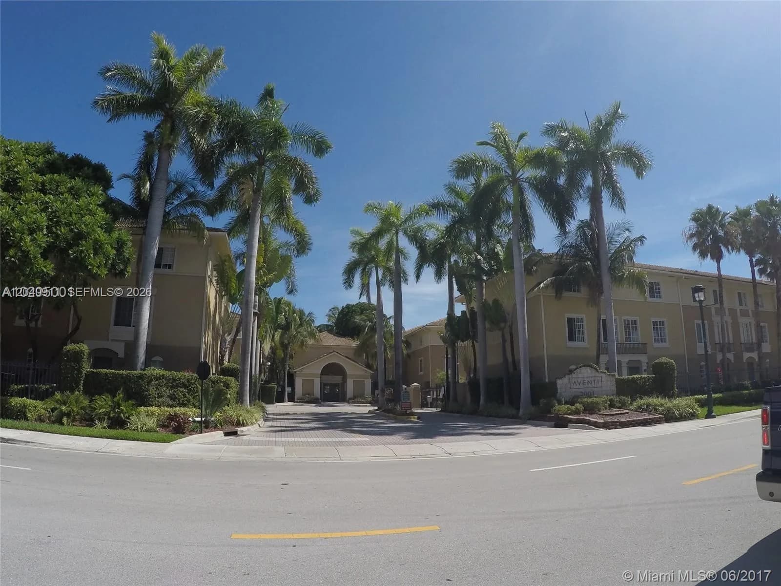 2921 NE 185th St # 1202, Aventura FL 33180