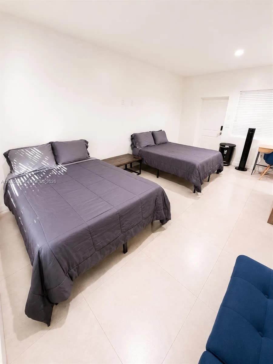 245 NE 33rd St # 104, Miami, FL 33137