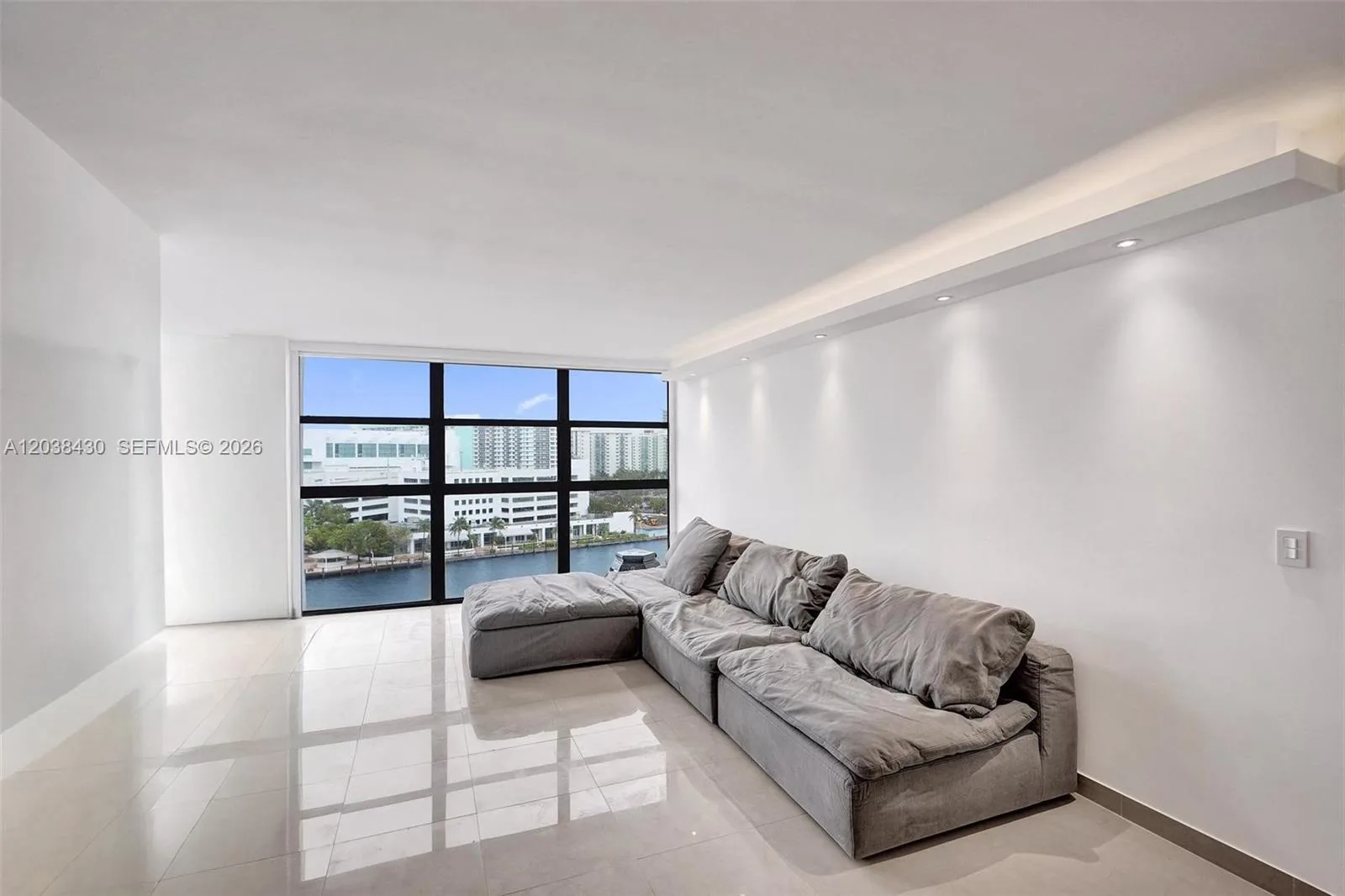 400 Leslie Dr # 1022, Hallandale Beach FL 33009
