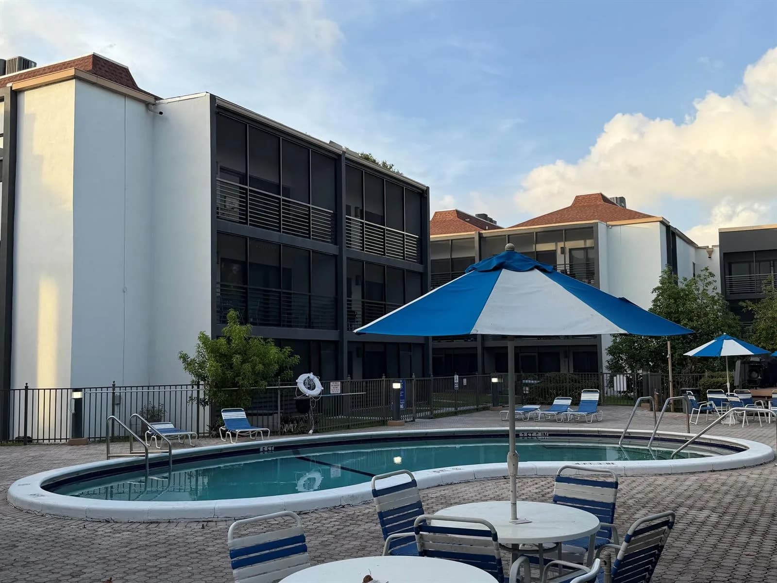 4040 N Hills Drive # 35, Hollywood, FL 33021