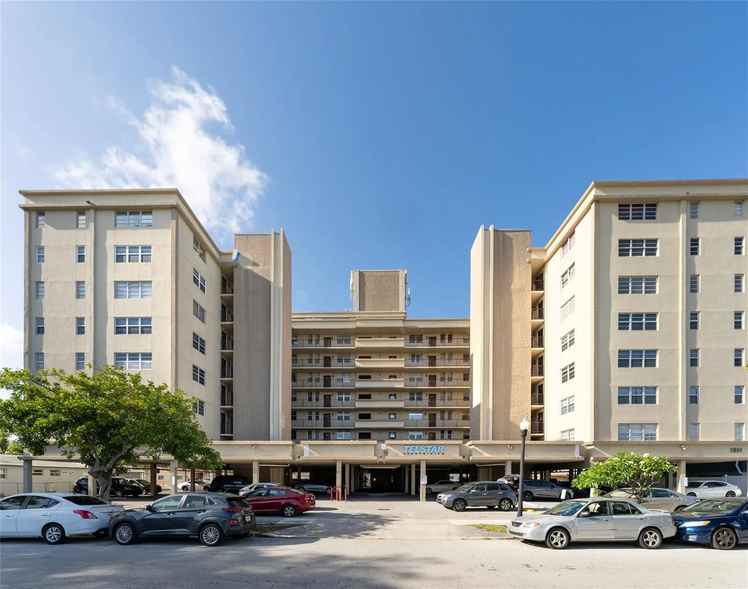 1811 Jefferson Street # 304, Hollywood, FL 33020