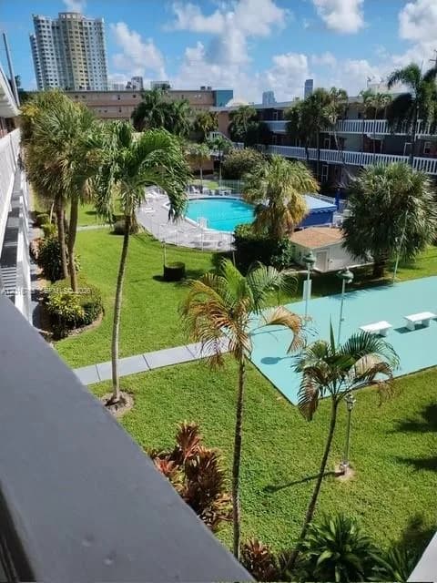201 NE 14th Ave # 10C, Hallandale Beach, FL 33009