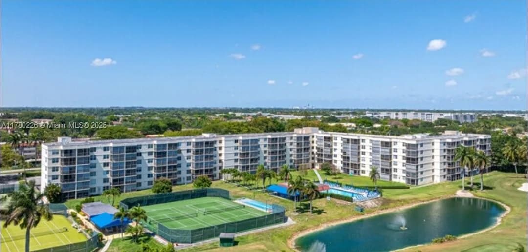 691 S HOLLYBROOK DR # 104, Pembroke Pines FL 33025