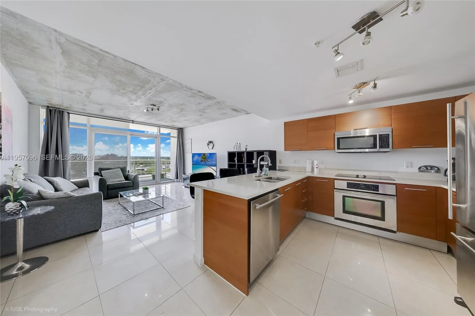 3250 NE 1st Ave # 811, Miami, FL 33137