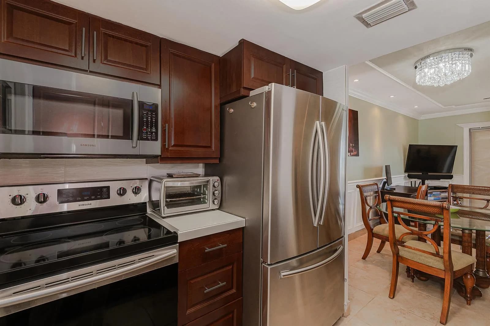2076 S Ocean Drive # 207, Hallandale Beach FL 33009