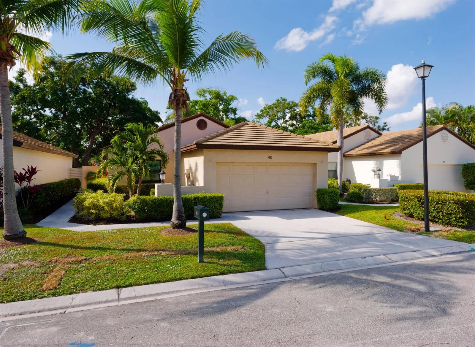 48 Ironwood Way N, Palm Beach Gardens FL 33418